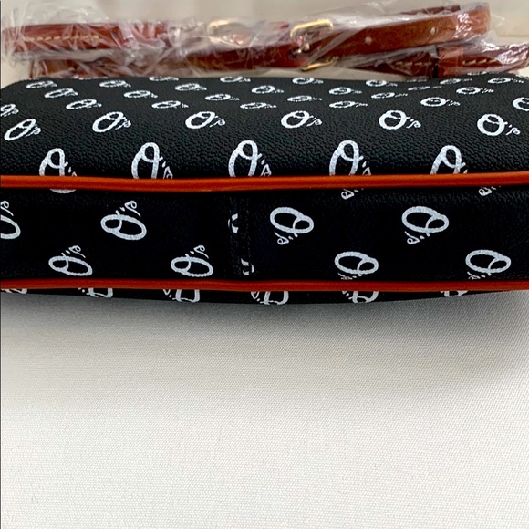 NWT - Dooney & Bourke Baltimore Orioles Crossbody Bag - Picture 3 of 9
